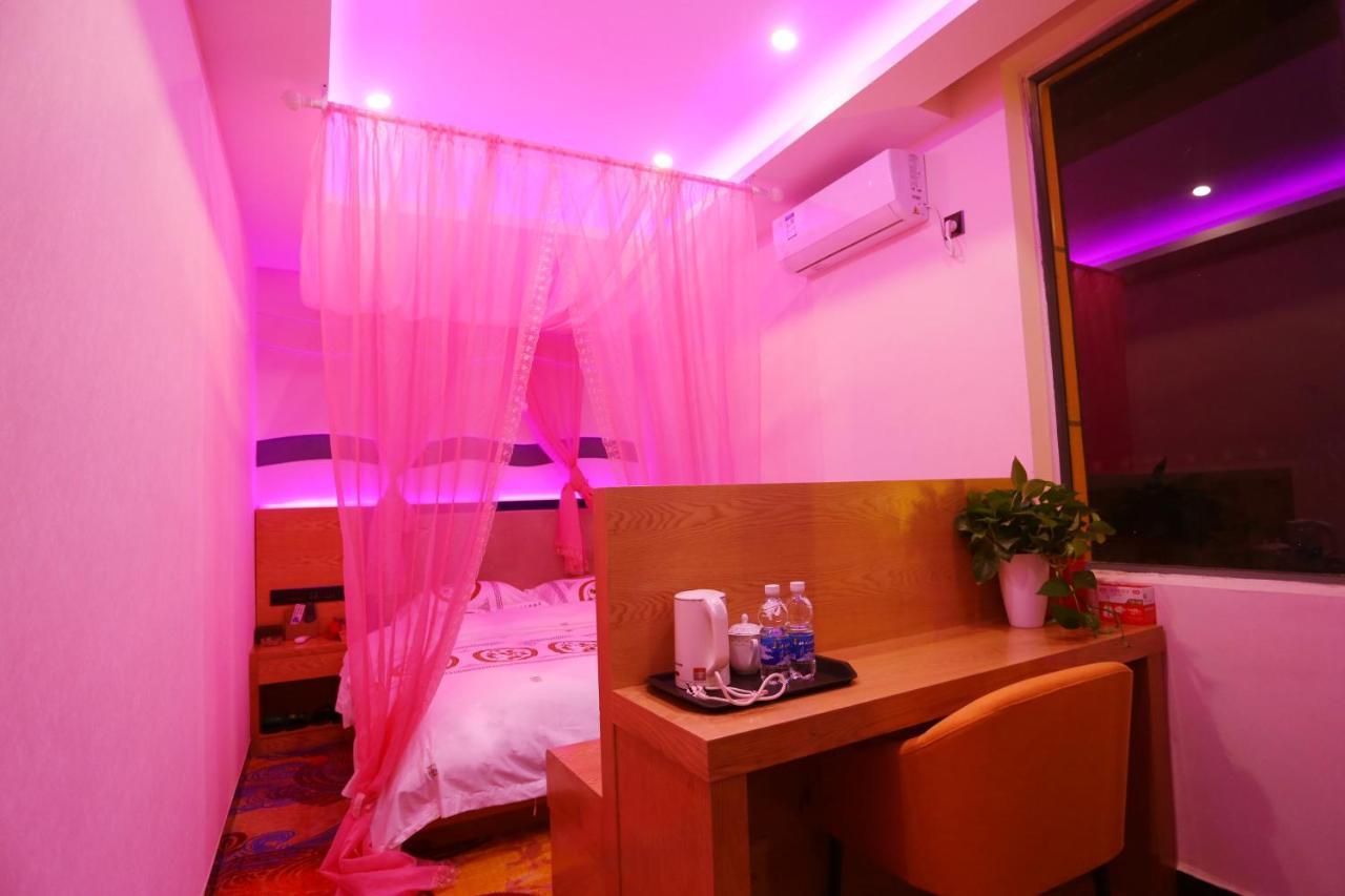 Kunming Mengda Holiday Hotel Экстерьер фото